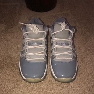 Micheal Jordan 11 retros low cool grey